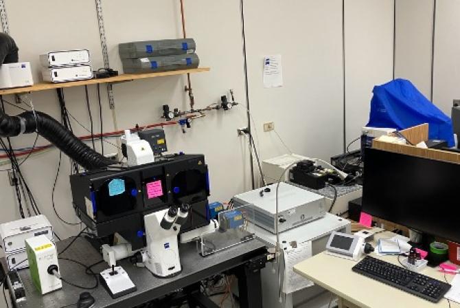 Microscopy station setup.