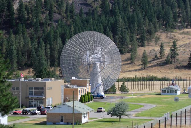 Exterior view of the Dominion Radio Astrophysical Observatory (DRAO) Facility and 26m Telescope