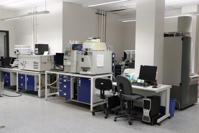 Mass spectrometry equipment