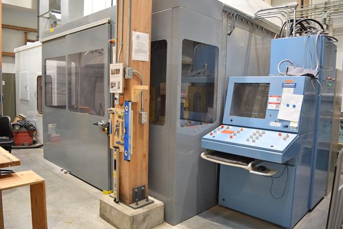 Research infrastructure-hydraulic panel press.